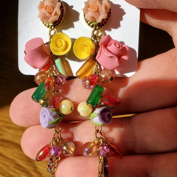 NWOT Flower earrings - Picture 8 of 8